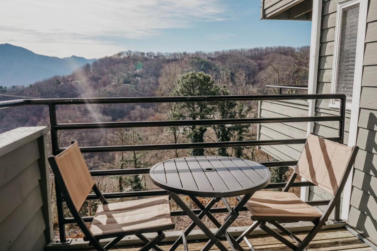 Smoky Mountains Studio With Balcony Gatlinburg Dış mekan fotoğraf